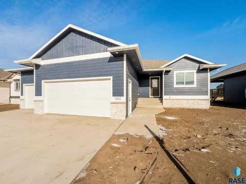 1002 Birch St, Harrisburg, SD 57032