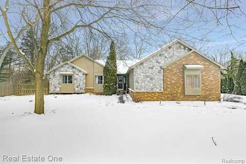 6540 NADETTE, Clarkston, MI 48346