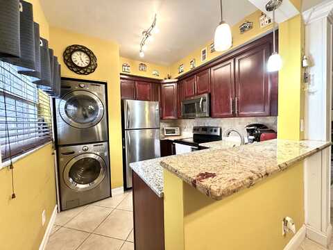 880 Cypress Park Way, Deerfield Beach, FL 33064