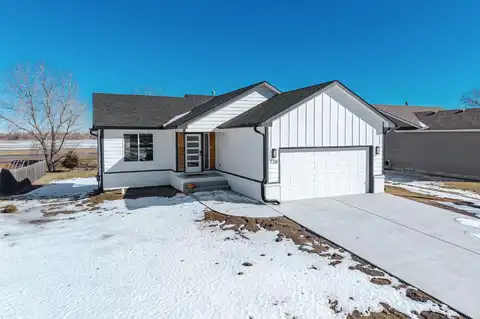 720 S Longbranch Dr, Maize, KS 67101