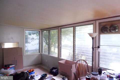 Hampton, EWING, NJ 08638