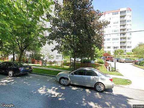 Stewart Place #4Fw, White Plains, NY 10603