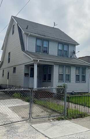 205Th Place, Saint Albans, NY 11412