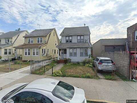 205Th Place, Saint Albans, NY 11412