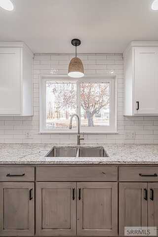45Th, IDAHO FALLS, ID 83401