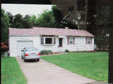 Nugent, BAY SHORE, NY 11706