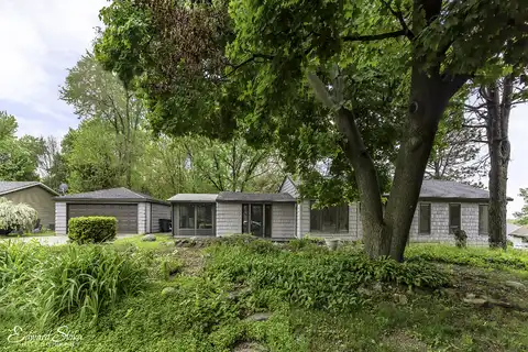 Poplar, LAKE IN THE HILLS, IL 60156