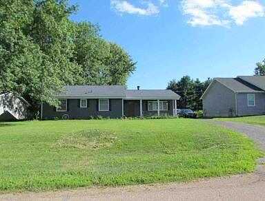 Tammy, SOMONAUK, IL 60552