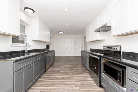 Wenham, BATON ROUGE, LA 70815