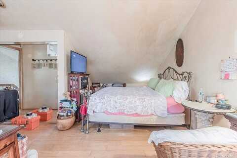 Sequoia, CORAM, NY 11727