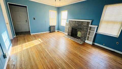 Oak, HEMPSTEAD, NY 11550