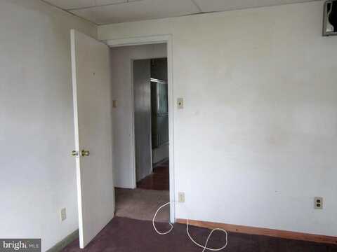 Dennis, CLAYTON, NJ 08312