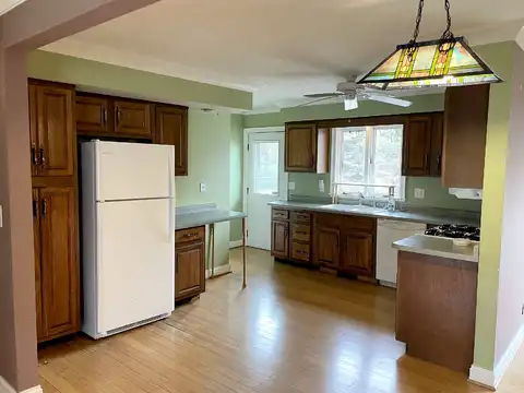 Luanna, ROCKFORD, IL 61103