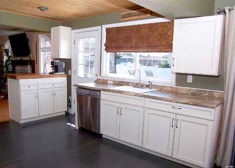 Granada, LINDENHURST, NY 11757