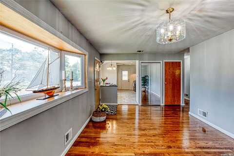 Neptune Avenue, Babylon, NY 11704