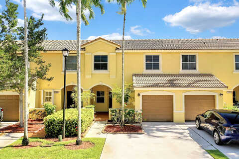 1St, PEMBROKE PINES, FL 33027