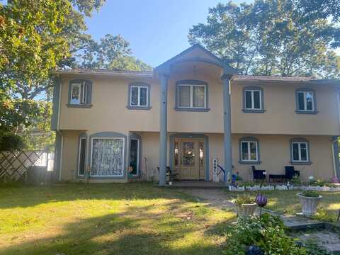 Ellbert, SMITHTOWN, NY 11787
