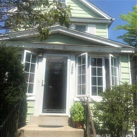 Lacombe, BRONX, NY 10473