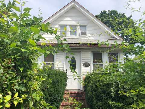 Colonial, FREEPORT, NY 11520