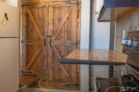 Whittier, GREENLEAF, ID 83626