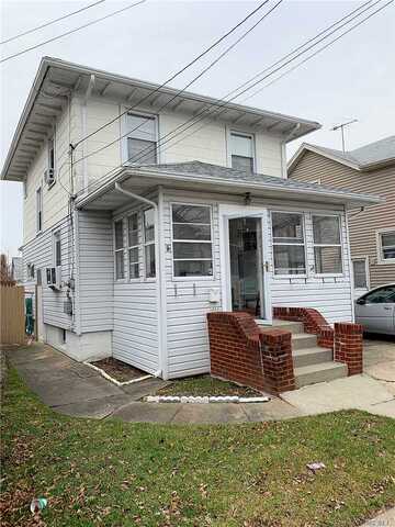 Maple, MINEOLA, NY 11501