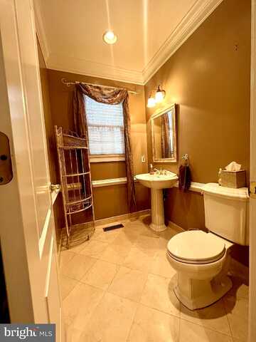 Coxshire, DAVIDSONVILLE, MD 21035