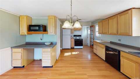 Newton, RIVERHEAD, NY 11901