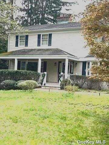 Stone Court, Northport, NY 11768