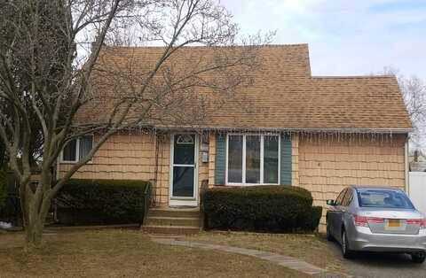 28Th, LINDENHURST, NY 11757