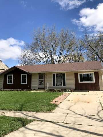Villa, STREAMWOOD, IL 60107
