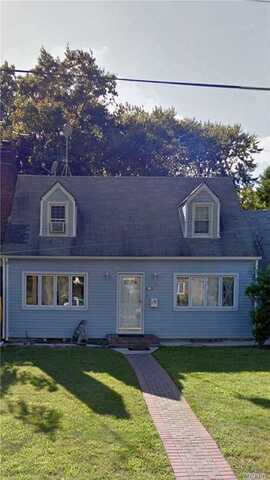 King, WESTBURY, NY 11590