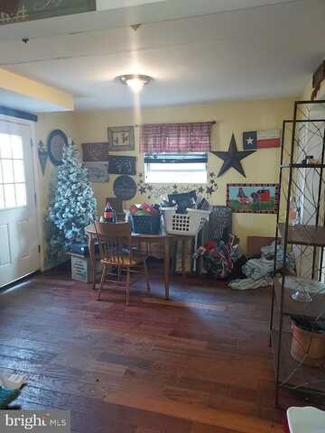 Broad, GIBBSTOWN, NJ 08027