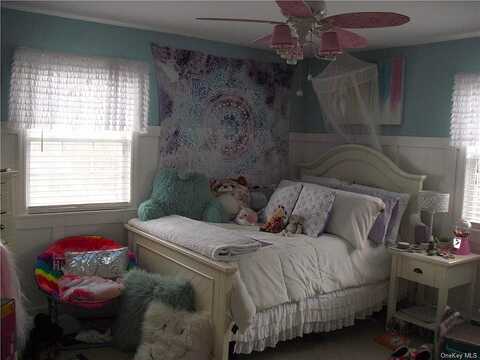 Lincoln, EAST MORICHES, NY 11940