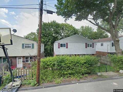 1St St, Verona, PA 15147