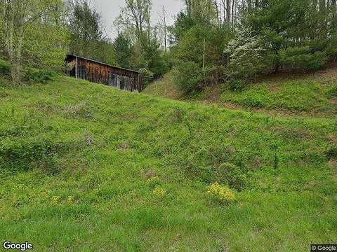 6658 226 Highway N, Bakersville, NC 28705