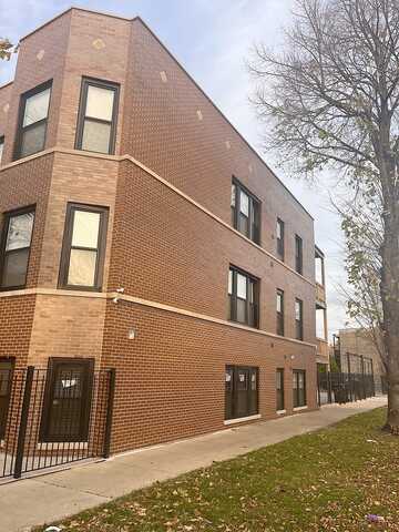 Saint Louis, CHICAGO, IL 60624