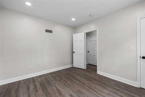 Wesley, SAINT LOUIS, MO 63135