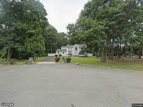 Phyllis, CORAM, NY 11727