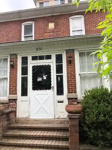 Low, WAUKEGAN, IL 60085