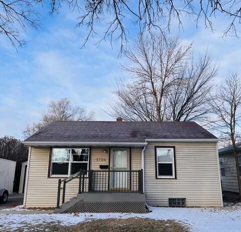 1724 S 1st Street, Aberdeen, SD 57401