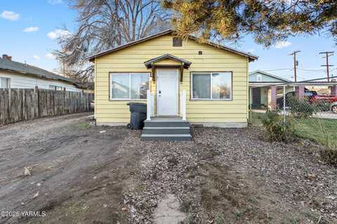 19 S G St, Toppenish, WA 98948