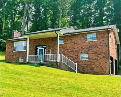 135 RUSTIC LANE, CRAB ORCHARD, WV 25827