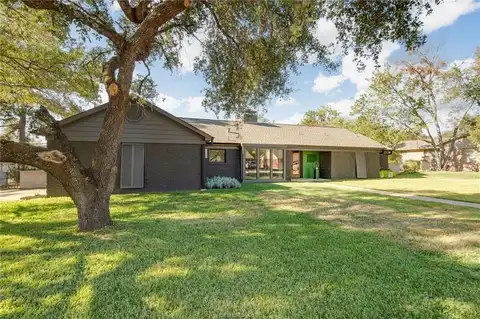 1108 Skrivanek Drive, Bryan, TX 77802