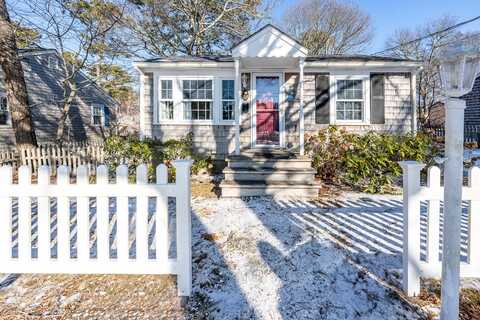 18 Braddock Street, South Yarmouth, MA 02664