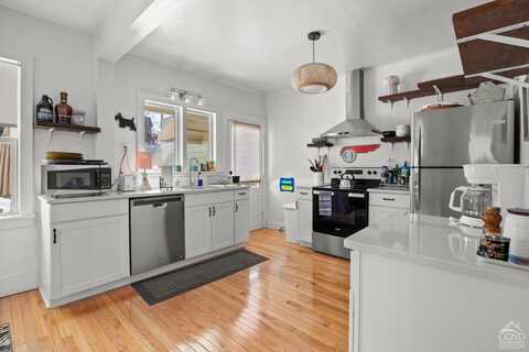 72 N 6th St, Hudson, NY 12534