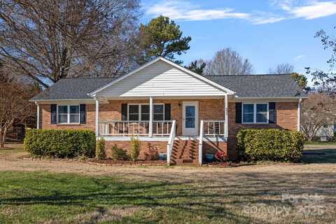 331 Shoreline Loop, Mooresville, NC 28117