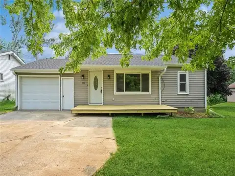 425 S League Road, Colfax, IA 50054