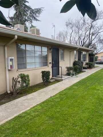 3233 Normal Avenue E, Fresno, CA 93703