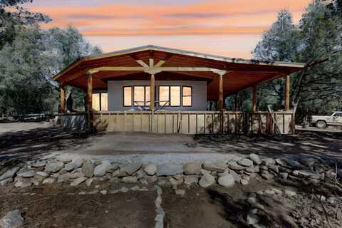 9 Rivera Lane, Pecos, NM 87552