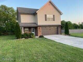 720 Hunter Crest Rd, Maryville, TN 37803